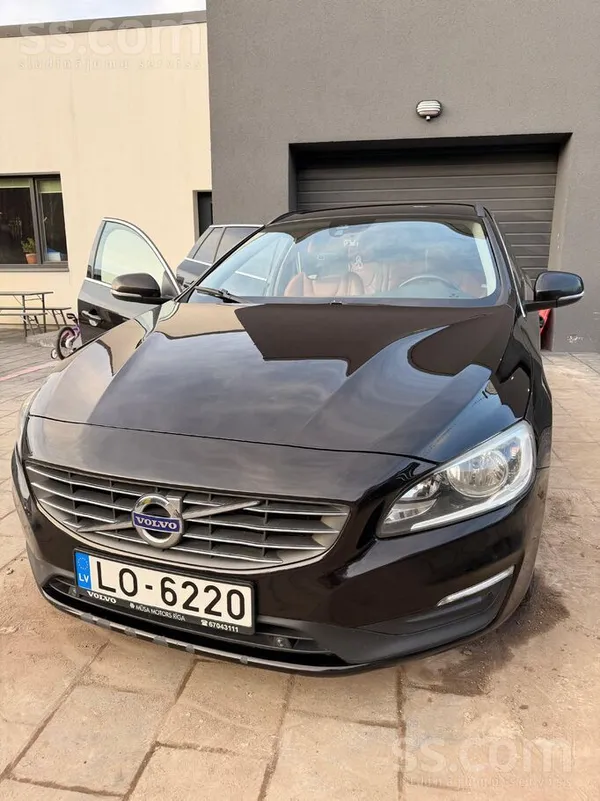 Volvo Tiek tirgots jaudīgs un ekonomisks ģimenes auto. 