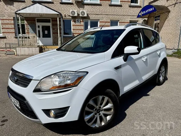 Ford Авто в отличном состоянии, новый техосмотр, налог 