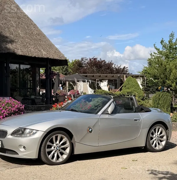 BMW Pardodu Bmw Z4 kabrio. Melns adas salons ar apsild