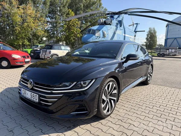 Volkswagen R-Line. Uzņēmums tirgo ļoti skaistu un labi saglab