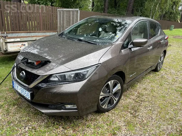Nissan - 1