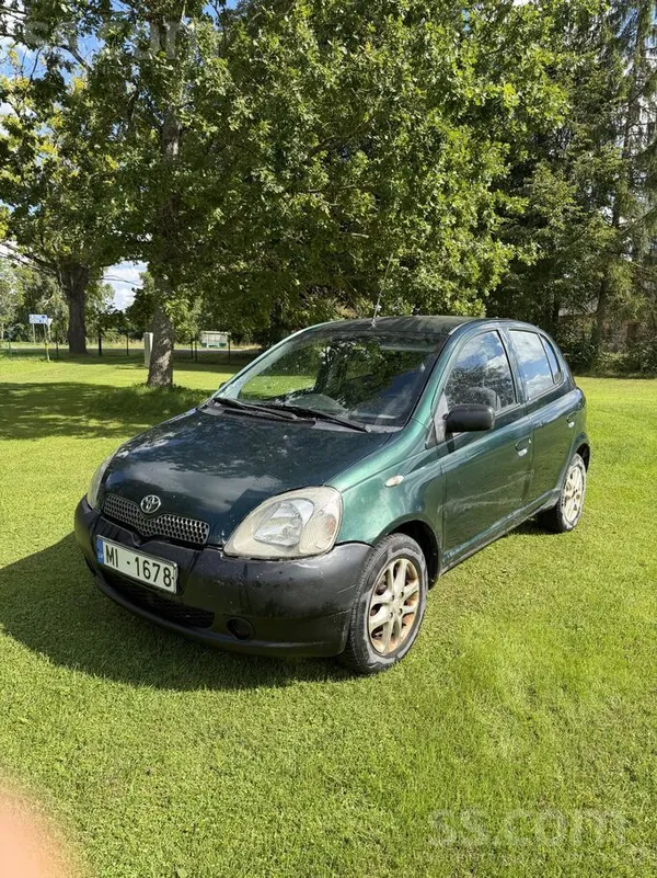 Toyota Pardodu labu Toyota Yaris. 