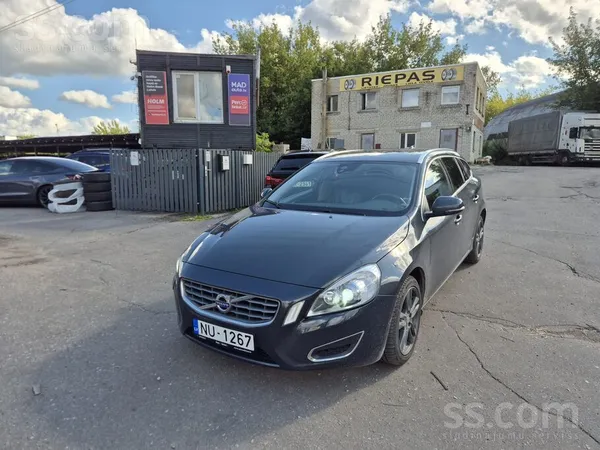 Volvo Volvo V60 2.4l dīzelis. 120kw 