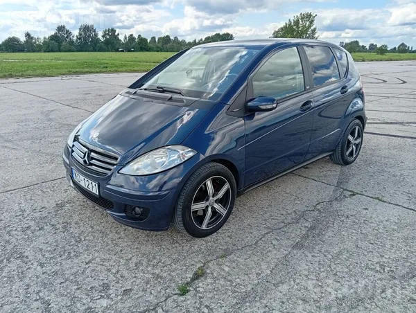 Mercedes Pārdod ļoti labā stāvokli. Jauna Ta. Veiktas visas