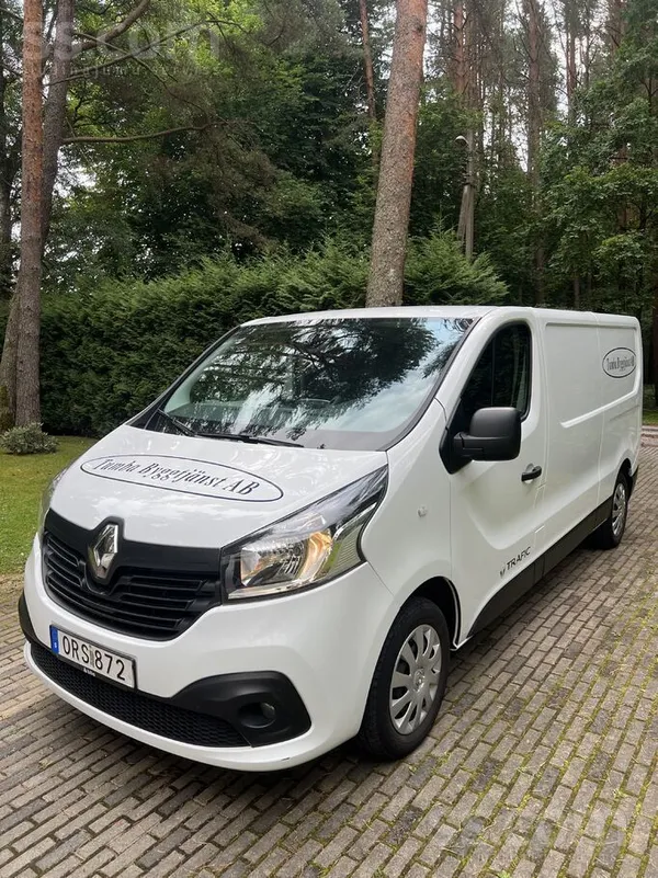 Renault Tiek pārdots Renault Trafic par izdevīgu cenu; aut