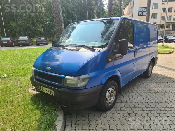 Ford Pardodu Transītu. Auto īpašumā 2 gadi