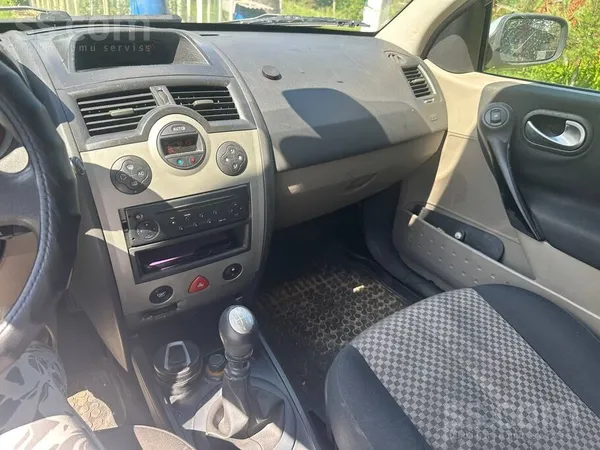 Renault Pārdod Renault Megane, 2004. gads. 