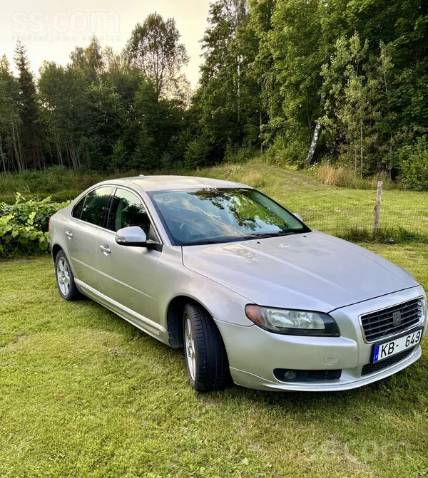 Volvo Automašīna ir labā tehniskā stāvoklī. Ir nelieli v
