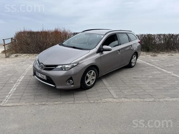 Toyota Pārdodas Toyota auris Touring, svaiga TA, auto reg