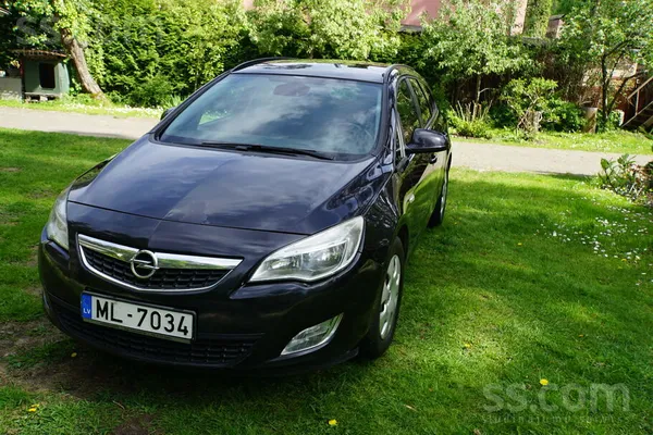Opel Opel Astra Sports Tourer 2011 1.6 benzīns, manuāls