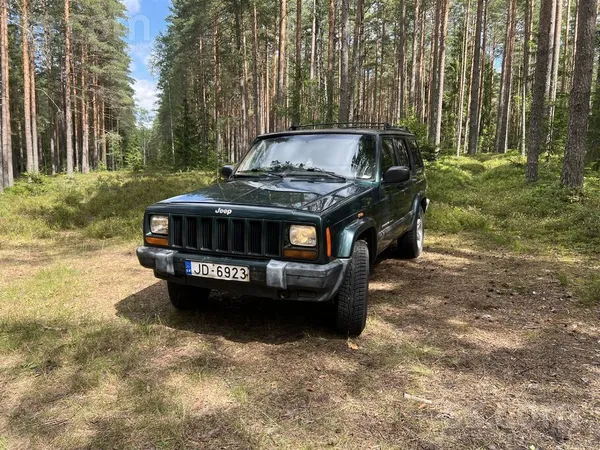 Jeep Pārdodu 2001 gada 2.5 dīzeli cherokee xj 60 gadu j