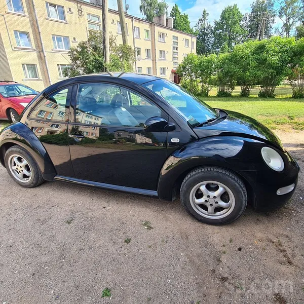 Pārdodu ļoti labu, nenodzīvotu VW Beetle. Auto visas funkcijas pilda godam.