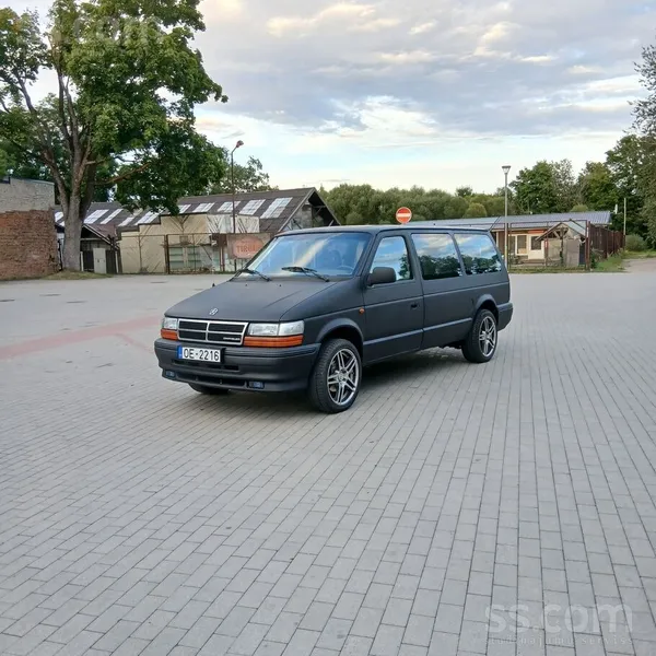 Chrysler Grand Voyager ar 2.5td zobratu dzinēju, remontetas