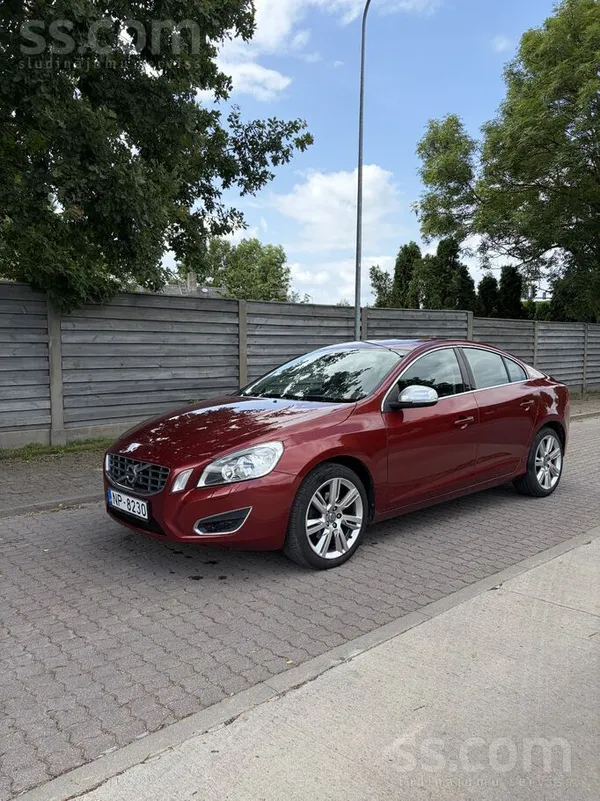 Volvo Pārdodu uzticamu un komfortablu Volvo S60 ar ekono