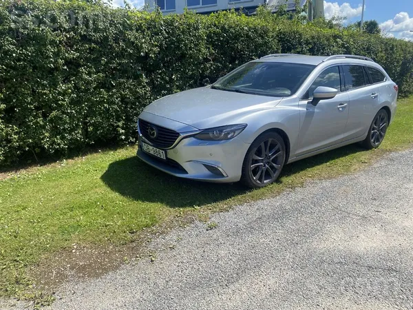 Mazda Tirgoju mašīnu ar turbīnas defektu kas neļauj līga