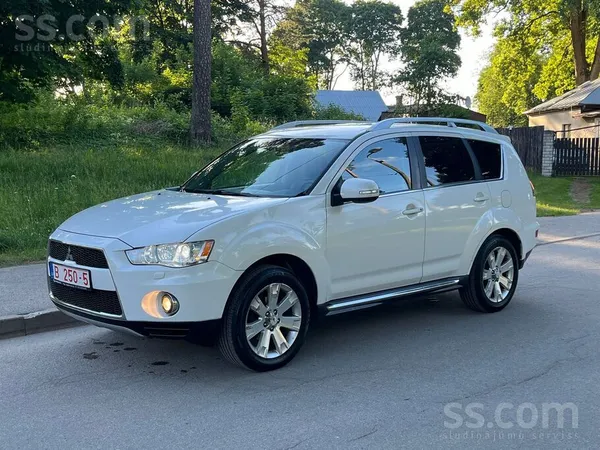 Mitsubishi Mitsubishi Outlander 7-Vietas, jauna ta, 2.4 benzī