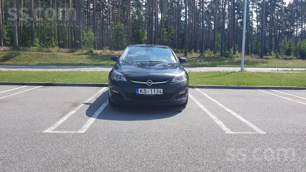 Opel Pārdod Opel Astra J, 2012. gada izlaidums, ar uzti