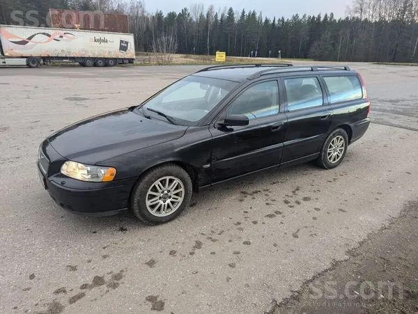 Volvo Pārdodu ekonomisku labā stāvoklī esošu 2005. gada