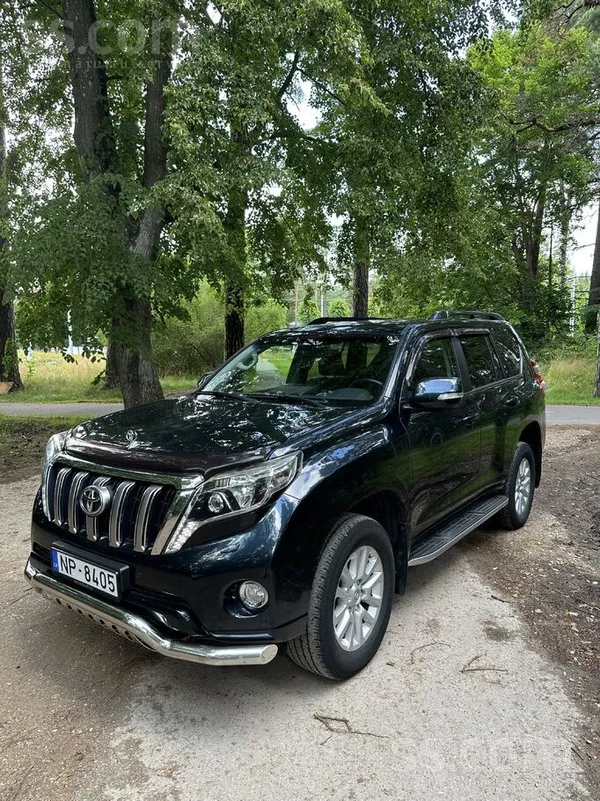 Toyota Pārdod Toyota Land Cruiser 150 teicamā vizuālā un 