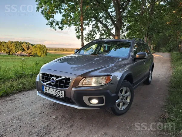 Pārdodu volvo xc70. Labais volvo 5cilindru motors D3 120kw. E-drive priekšsp