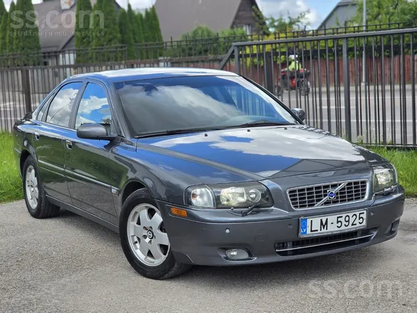 Volvo Automats, rets modelis 2, 5turbo 154kw, labs stāvo