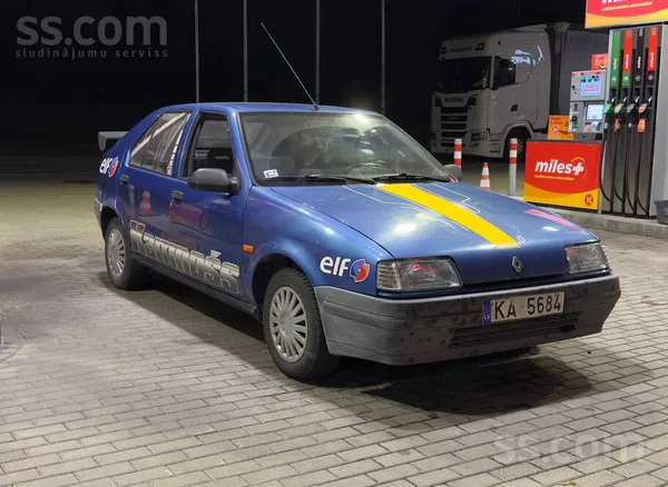 Renault Pārdodu 1989. gada Renault 19 hečbeku. 