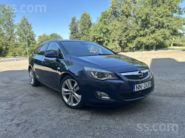 Opel Pārdod Opel Astra Sports Tourer 2011. gada. 2.0 dī