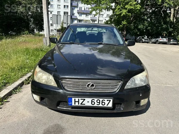 Lexus Pārdodu Lexus Is200, 1999. gada izlaidums