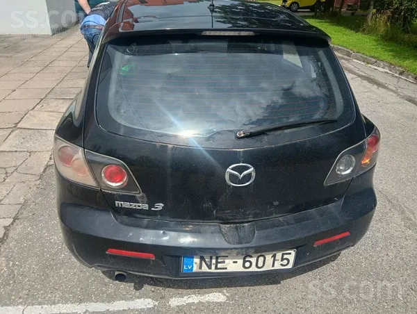Mazda Pardošanā ekanomisks auto ar svaigi izietu apskati