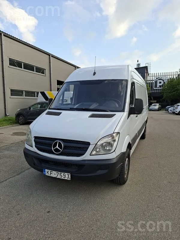 Mercedes Uzņēmums pārdod Mercedes-Benz Sprinter 313, 2011. 