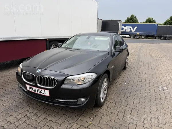 BMW 2011 BMW 520d 2.0 Dīzelis, 6 ātrumu manuāls, labā 