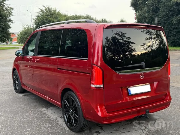Mercedes-Benz V-Class Amg Line Night Package 
Minivens - 7 vietīgs ģimenes