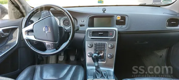 Volvo Pārdod volvo S60. Auto ir regulāri uzturēts un vei