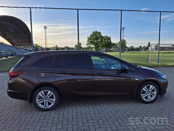 Opel Pārdodu ekonomisku un ietilpīgu Opel Astra Sports 