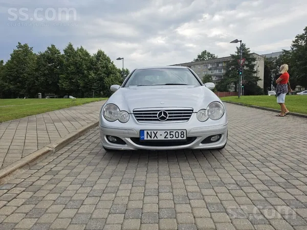 Mercedes Tirgoju ar tikko svaigu izietu tehnisko apskati - 