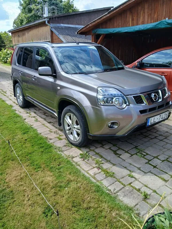 Nissan Pãrdodas uzticams Nissan x-Trail, 2.o dci, 4x4, 15