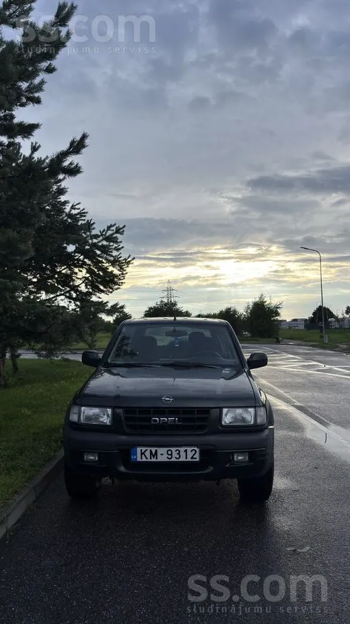 Opel Ļoti labā stāvoklī 2000. gada Opel Frontera Sport 