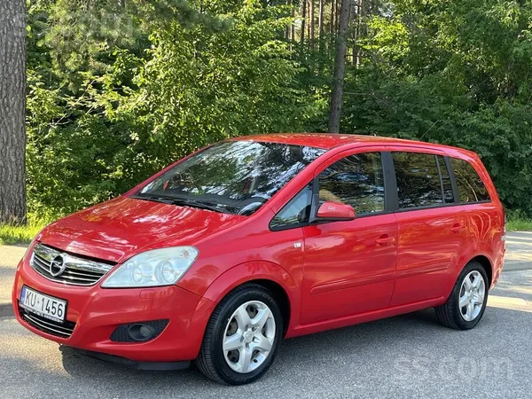 Opel Septiņvietīga Opel Zafira labā stāvoklī. ...