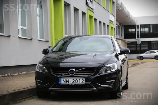 Volvo 2.4d/50kW, hibrīds, automāts, 4x4.