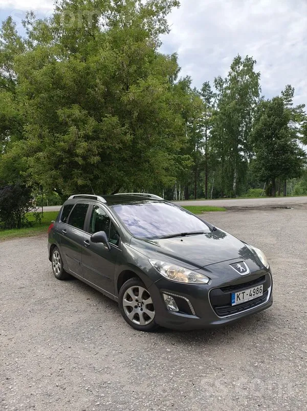 Peugeot Auto tehniski labā stāvoklī. Vizuāli defekti - uz 