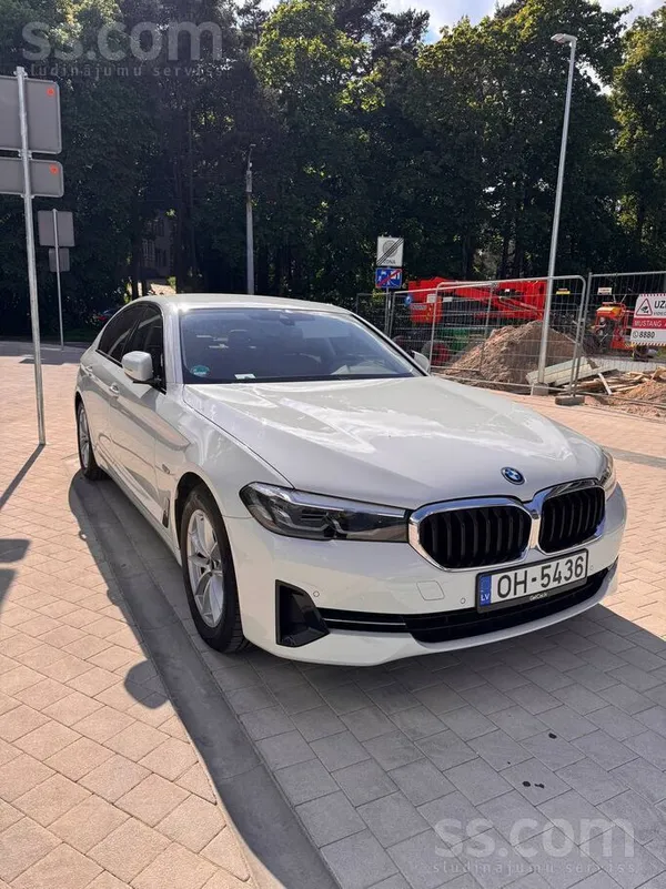 BMW Продам BMW 530e, белый цвет, отличное состояние, к