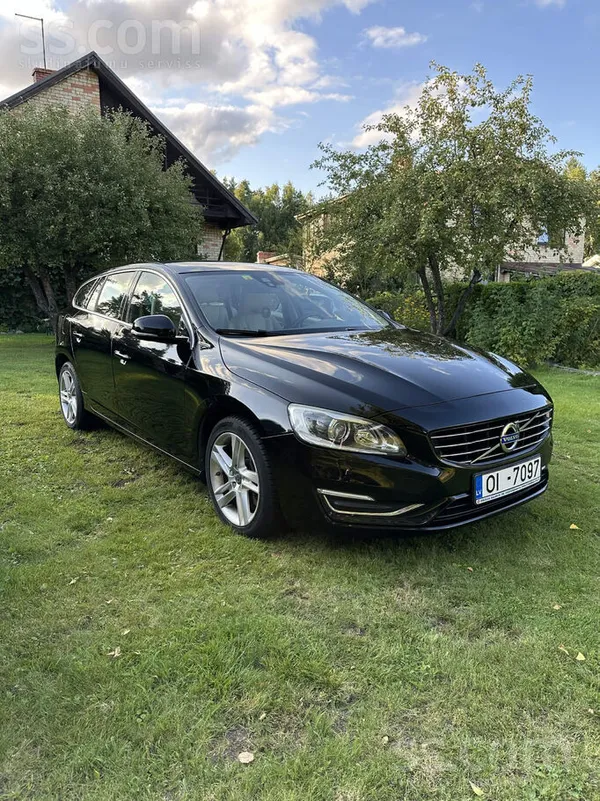 Labs un kopts auto. Ļoti patīkams ikdienai, jo, regulāri lādējot, degvielas