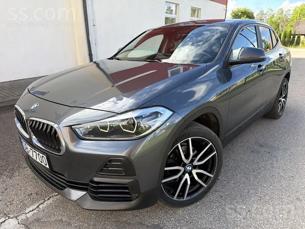 BMW Carplay ar lielo monitoru, Adaptīvie led lukturi, 