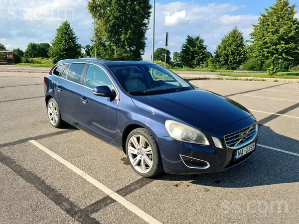 Volvo Продаю ухоженный Volvo V60 2.0D D4, 120 kW, в хоро