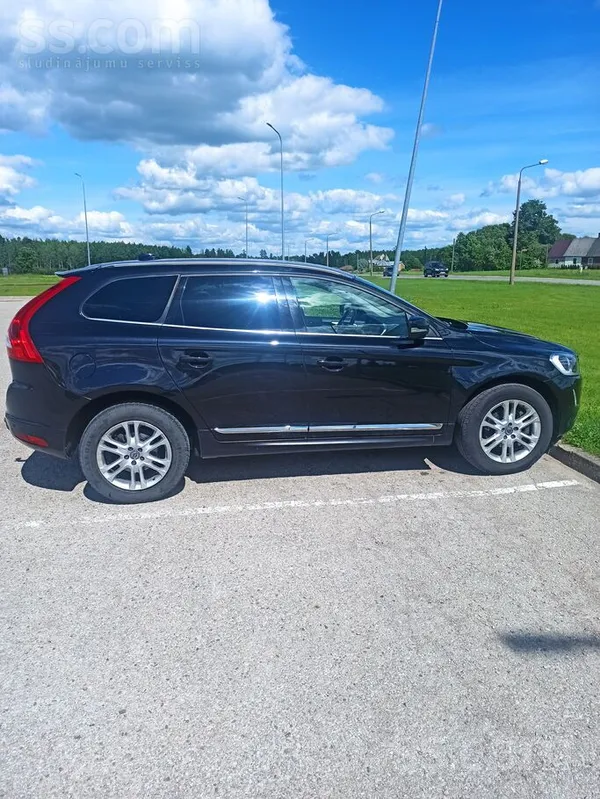 Volvo Pārdod labu , regulāri koptu auto. 100Kw, 5-cilind