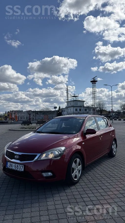 KIA Pārdod Kia Ceed 2011.g. – kopts un uzticams auto