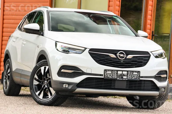 Opel Executive. 1.2Turbo - 131zs. Benzīns, Led dienasga