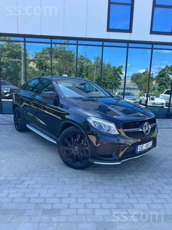 Mercedes Tiek pārdots kopts un mīlēts Mercedes.