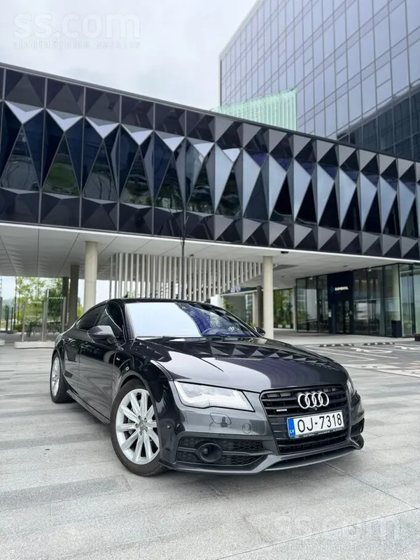 Audi Mašīna ir izcilā tehniskā un vizuālā stāvoklī, mai