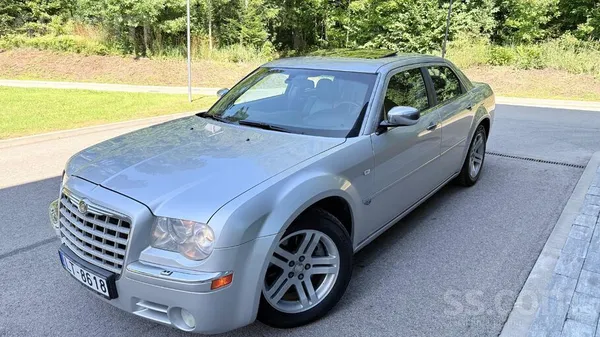 Chrysler Tiek pārdots ļoti skaists, kopts un Chrysler 300c 